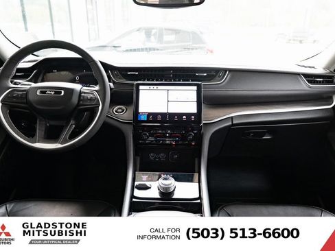Used 2023 Jeep Grand Cherokee Limited AWD/4WD image 10