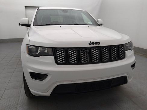 Used 2020 Jeep Grand Cherokee Altitude RWD image 14