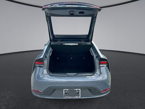Used 2024 Toyota Prius LE FWD image 30