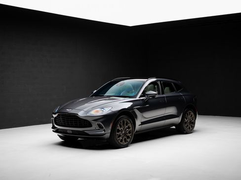 Used 2023 Aston Martin DBX AWD/4WD image 4