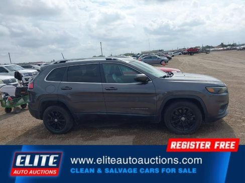 Used 2019 Jeep Cherokee Latitude Plus image 26