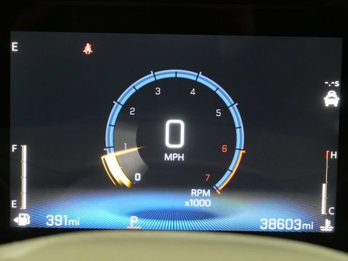 Used 2025 Chevrolet Trax LT FWD image 15
