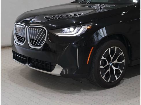 Used 2025 BMW X3 xDrive30i AWD/4WD image 2