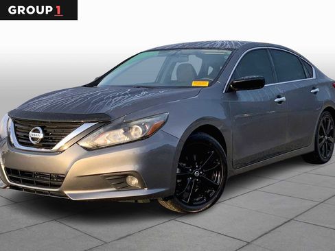 Used 2017 Nissan Altima 2.5 SR w/ Midnight Edition Package image 1