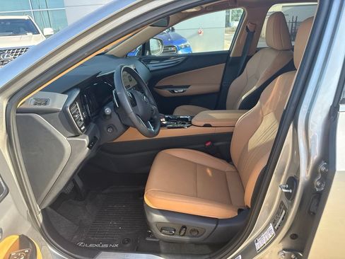 Used 2025 Lexus NX 250 FWD w/ Accessory Package (2T) image 3