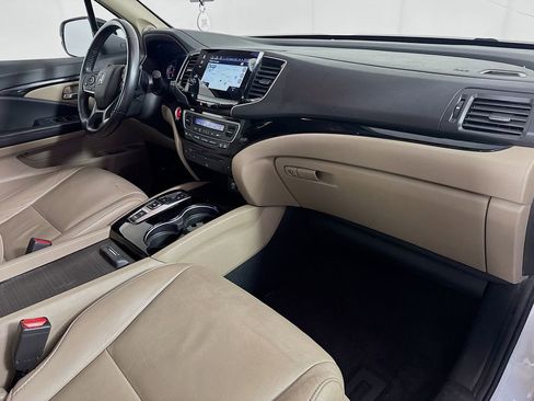 Used 2020 Honda Pilot Touring image 36