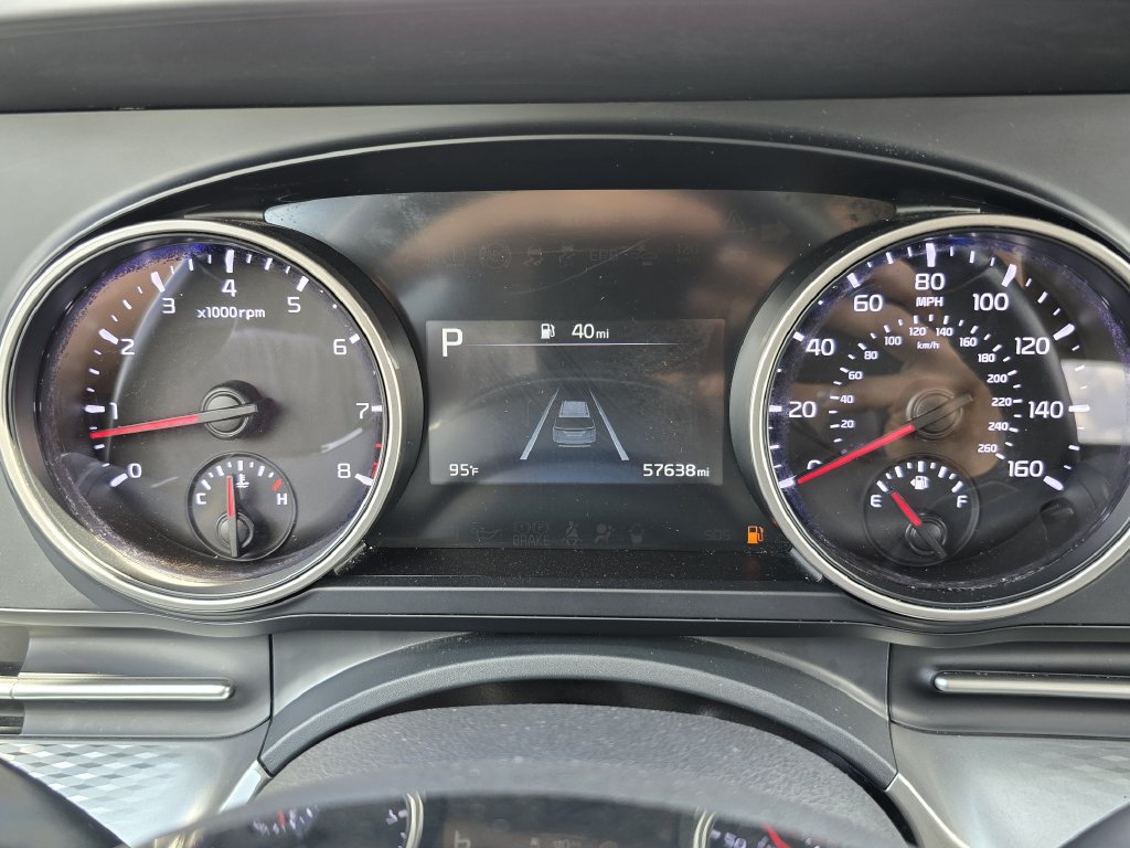 Certified 2022 Kia Carnival LX FWD image 33