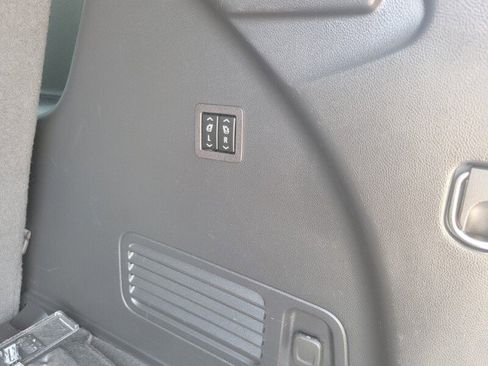 Used 2024 Buick Enclave Premium image 8