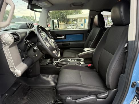 Used 2013 Toyota FJ Cruiser 4WD w/ Upgrade Pkg image 10