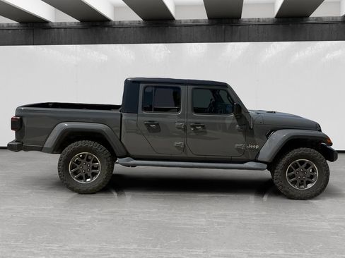 Used 2020 Jeep Gladiator Overland AWD/4WD image 6
