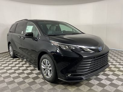 New 2025 Toyota Sienna XLE
