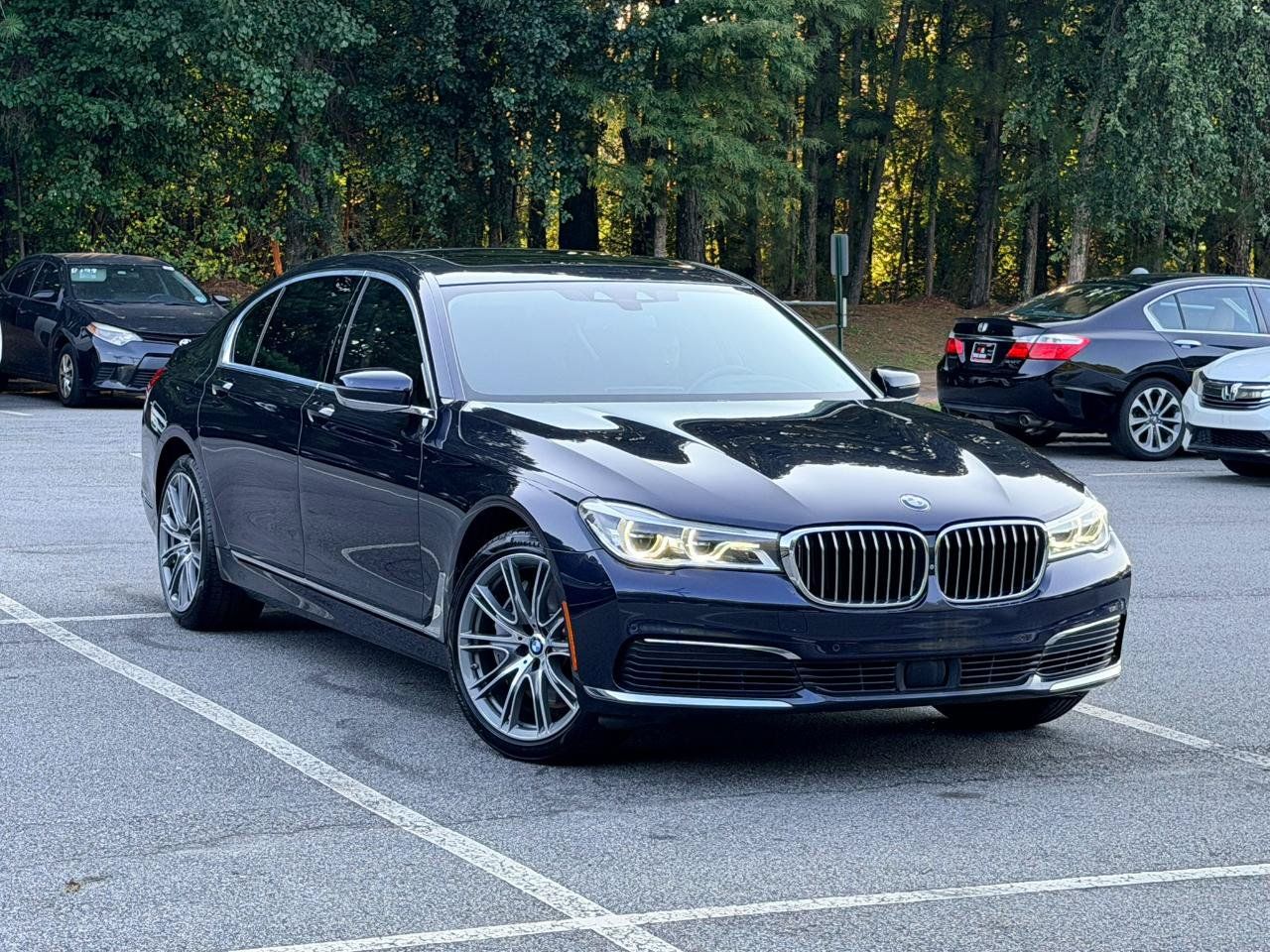 Used 2019 BMW 750i w/ Executive Package RWD image 5