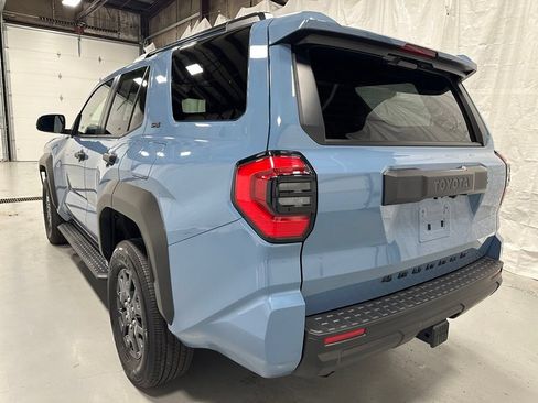 Used 2025 Toyota 4Runner SR5 AWD/4WD image 5