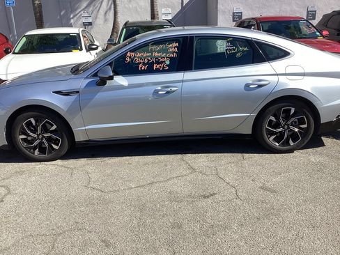 Used 2025 Hyundai Sonata SEL FWD image 2