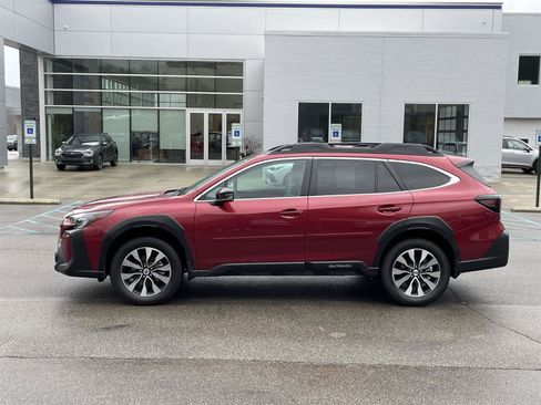 Used 2024 Subaru Outback Limited image 2