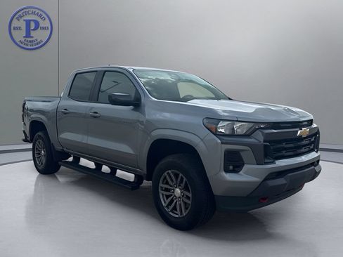 Used 2023 Chevrolet Colorado LT w/ LT Convenience Package II AWD/4WD image 1