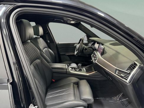 Used 2021 BMW X7 M50i image 20