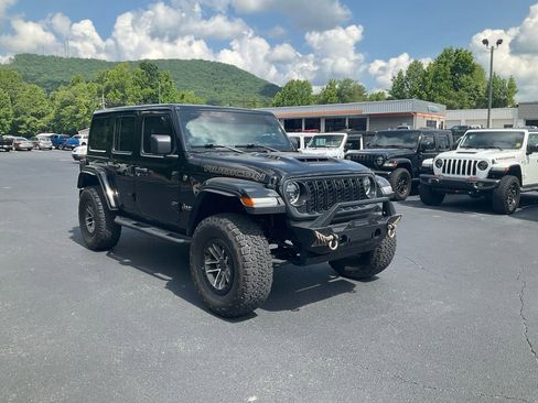 Used 2024 Jeep Wrangler Unlimited Rubicon 392 w/ Dual Top Group AWD/4WD image 3