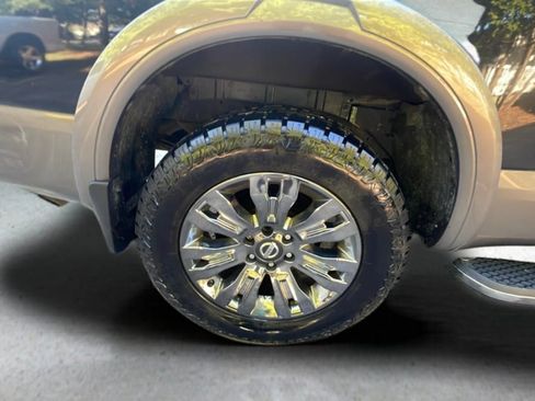Used 2018 Nissan Titan Platinum Reserve image 18