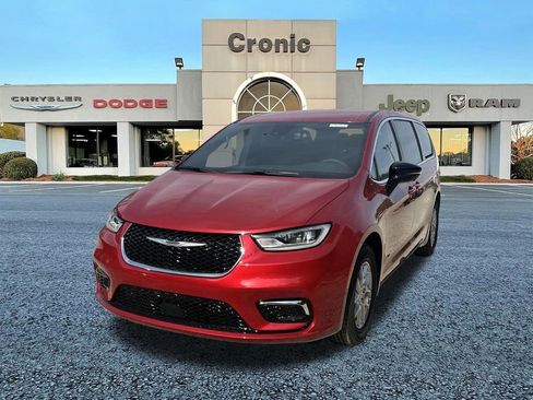 New 2026 Chrysler Pacifica Select FWD image 7