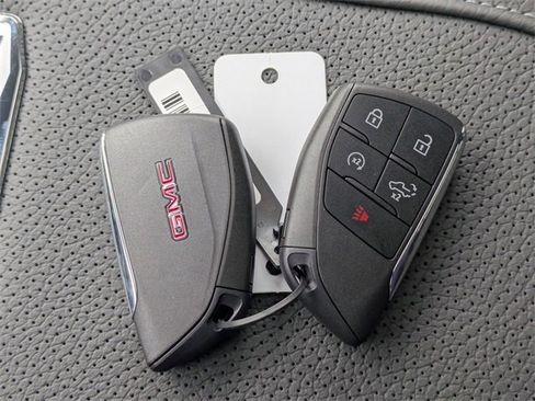 New 2026 GMC Sierra 3500 Denali w/ Denali Reserve Package image 33