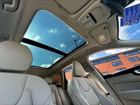 Used 2026 Volvo XC60 B5 Ultra w/ Protection Package Premier image 34