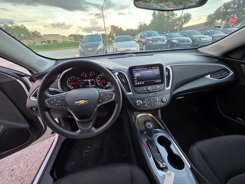 Used 2019 Chevrolet Malibu LT image 10