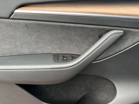 Used 2023 Tesla Model Y Long Range image 14