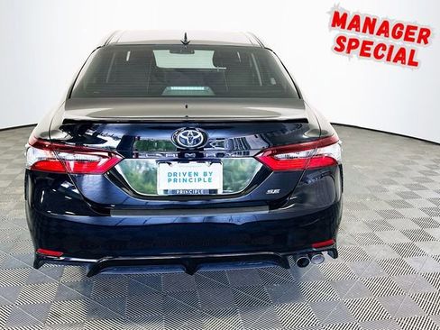 Used 2021 Toyota Camry SE FWD image 7