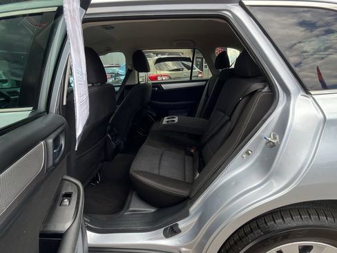 Used 2018 Subaru Outback 2.5i Premium AWD/4WD image 19