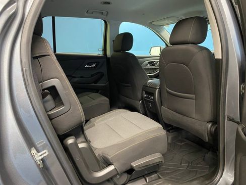Used 2020 Chevrolet Traverse LT image 44