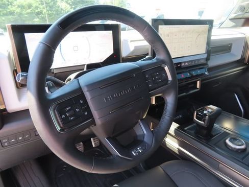 Used 2024 GMC Hummer EV 2X w/ Extreme Off-Road Package AWD/4WD image 15