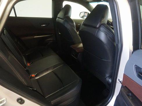 Certified 2023 Toyota Venza XLE image 24