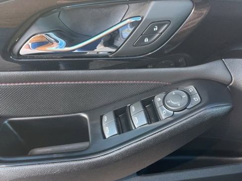 Used 2023 Chevrolet Traverse RS image 12