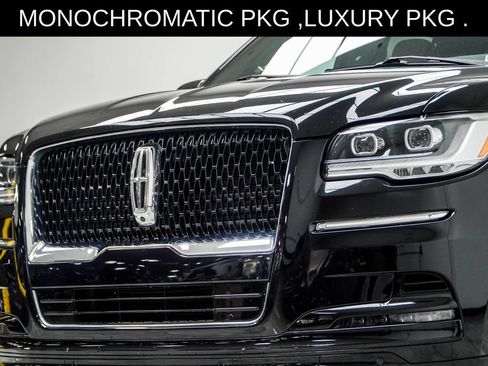 Used 2023 Lincoln Navigator Reserve AWD/4WD image 2