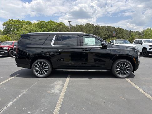 New 2026 Chevrolet Suburban LS RWD image 4
