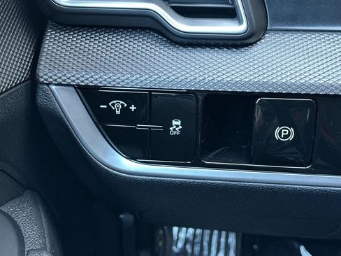 Certified 2025 Kia Sportage LX AWD/4WD image 30