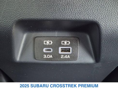 Used 2025 Subaru Crosstrek 2.5i Premium AWD/4WD image 17