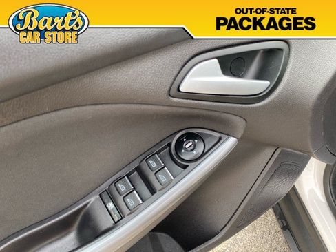 Used 2013 Ford Focus Titanium w/ Luxury Pkg FWD image 25