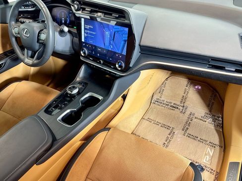 Used 2023 Lexus RZ 450e Premium image 26