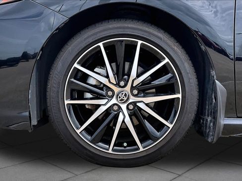 Used 2023 Toyota Camry SE FWD image 11