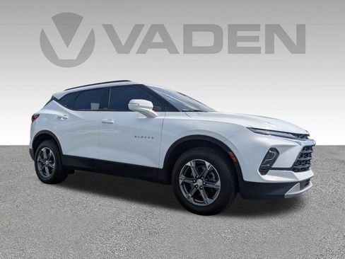 Used 2023 Chevrolet Blazer LT AWD/4WD image 3