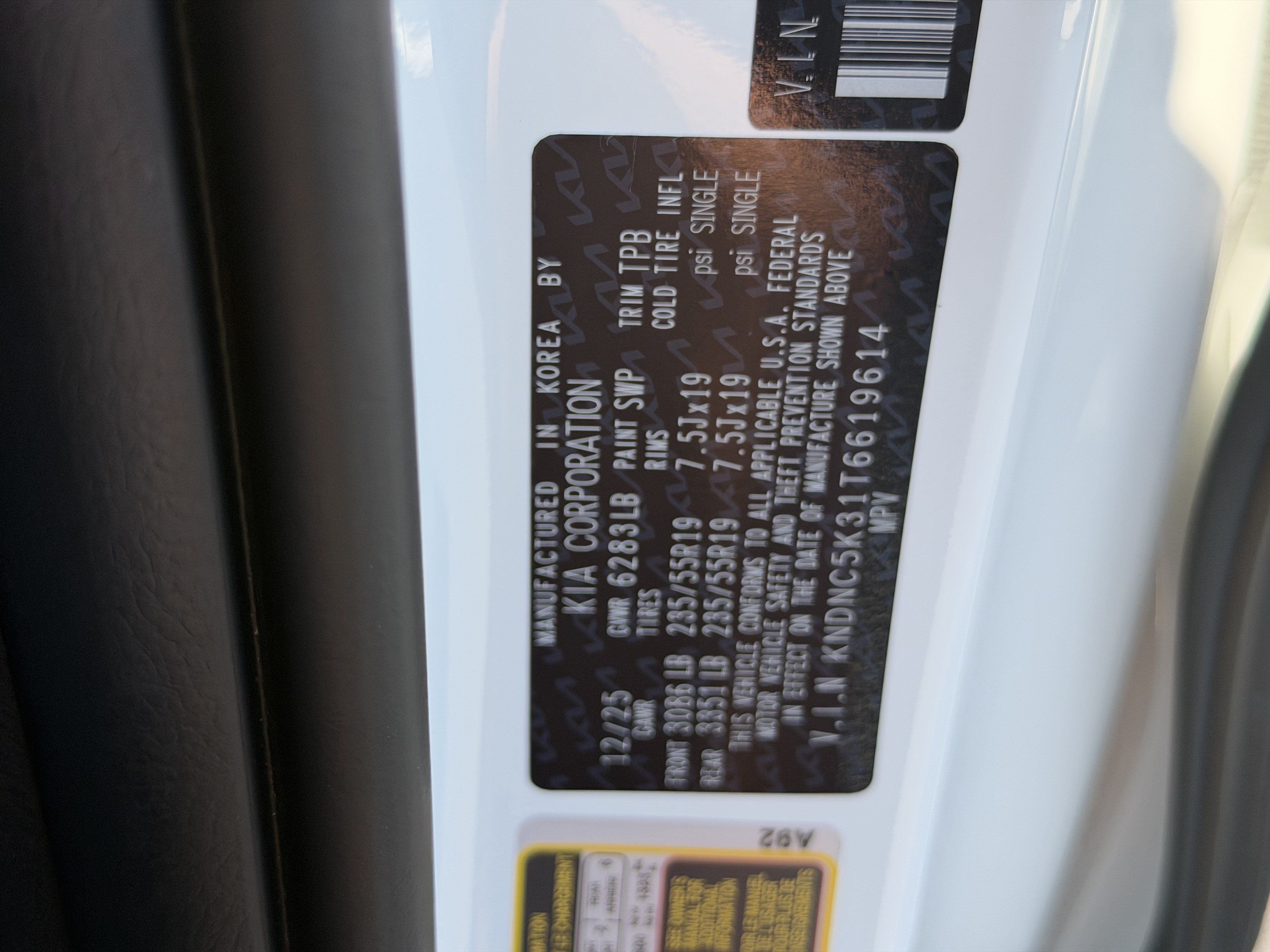 Certified 2026 Kia Carnival EX FWD image 33