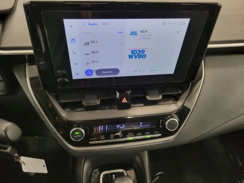 Used 2024 Toyota Corolla LE image 7