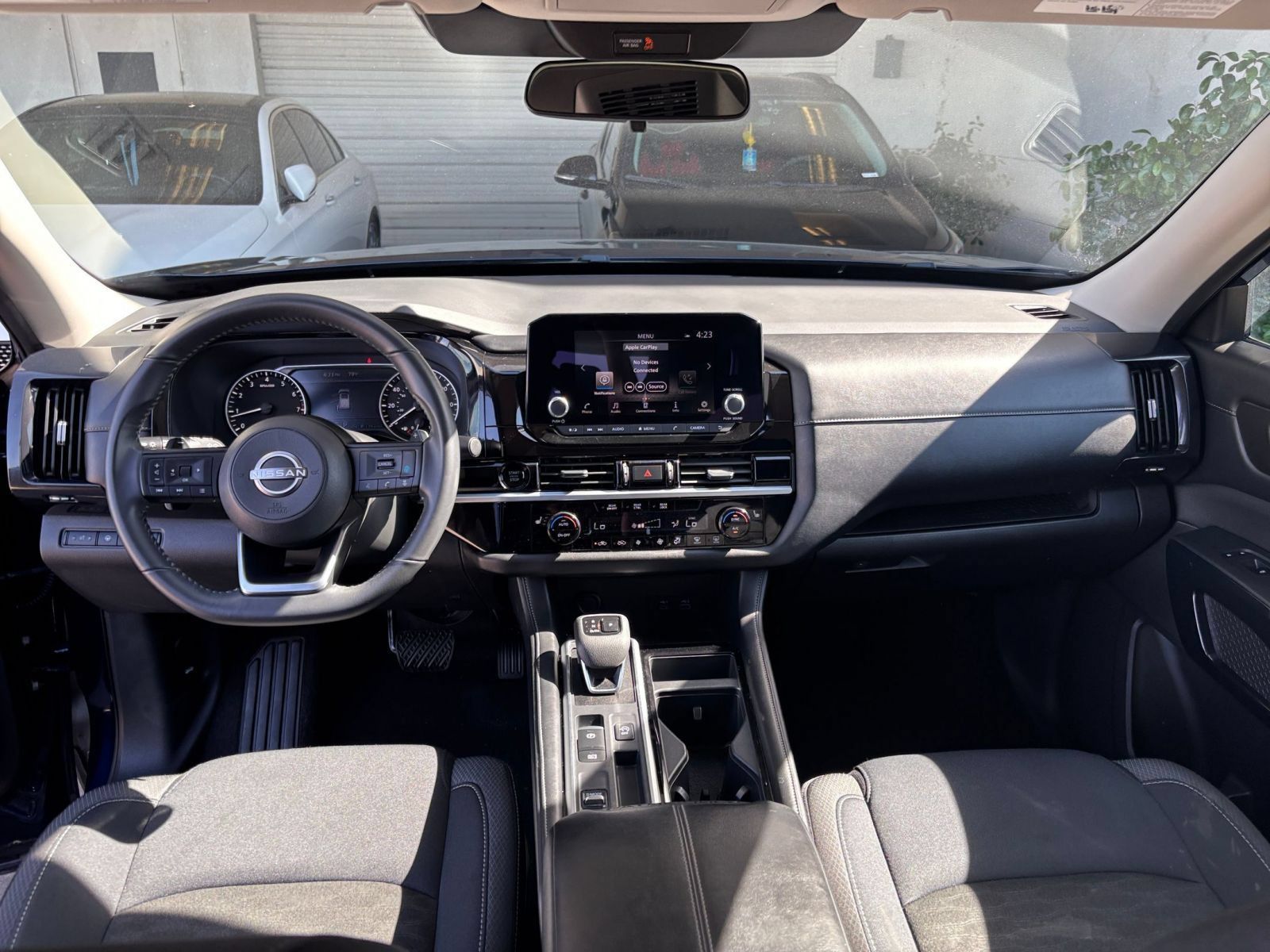 Used 2025 Nissan Pathfinder SV FWD image 35
