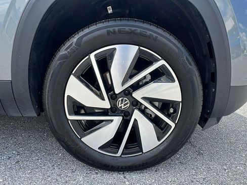 Used 2024 Volkswagen Atlas SEL AWD/4WD image 11