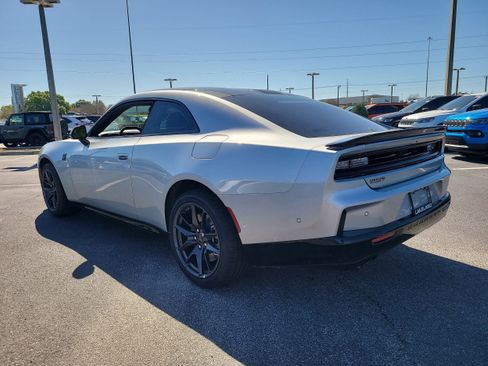 New 2026 Dodge Charger Scat Pack w/ Blacktop Package AWD/4WD image 8