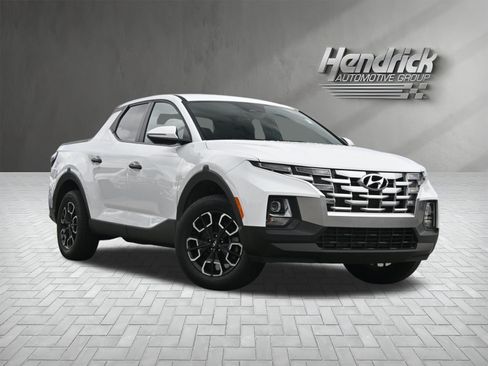 Used 2022 Hyundai Santa Cruz SEL AWD/4WD image 2