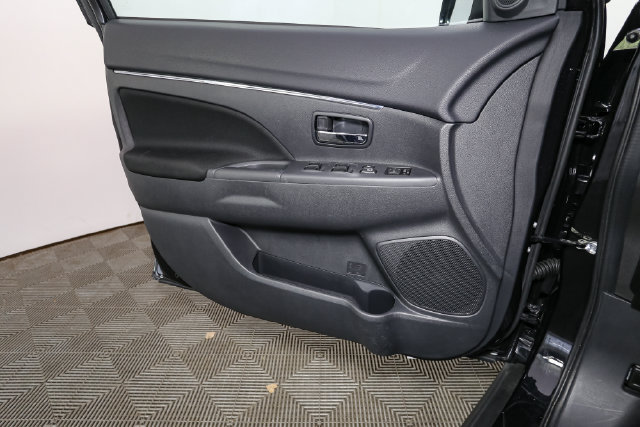 Used 2025 Mitsubishi Outlander Sport ES AWD/4WD image 32