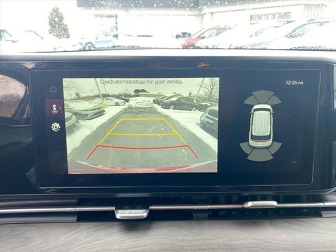 Certified 2024 Kia Carnival EX image 13